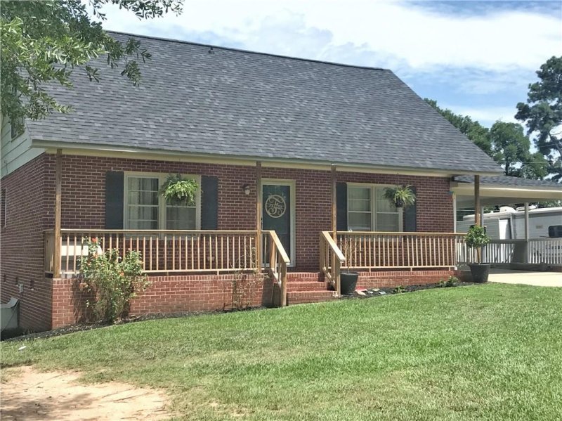 Property image 2 at 314 Camelot Drive, Starr, SC 29684