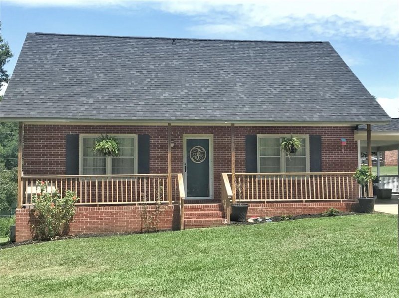 Property image 3 at 314 Camelot Drive, Starr, SC 29684