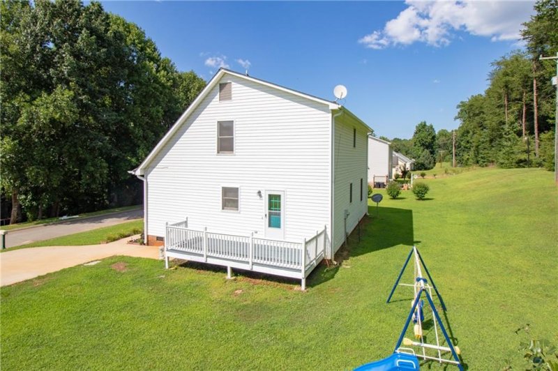 Property image 4 at 352 Springdale Avenue, Liberty, SC 29657