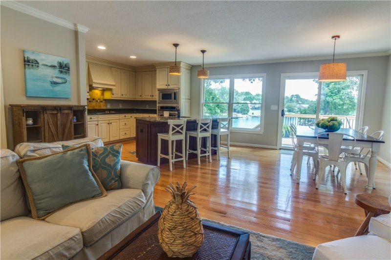 Property image 3 at 127 Lindos Drive, Seneca, SC 29672