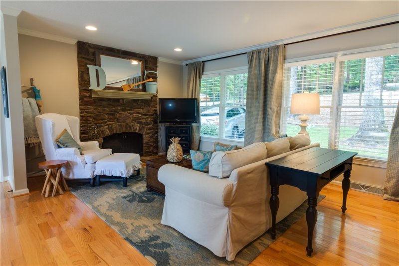 Property image 4 at 127 Lindos Drive, Seneca, SC 29672