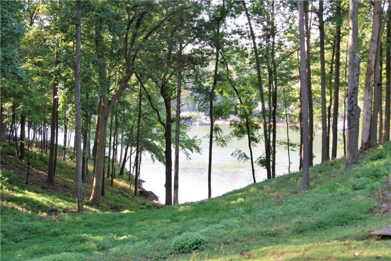 Property image 2 at 1702 Leeward Road, Anderson, SC 29625