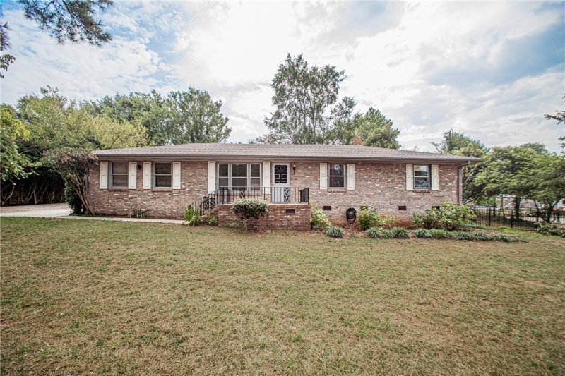 105 Pine Forest Drive