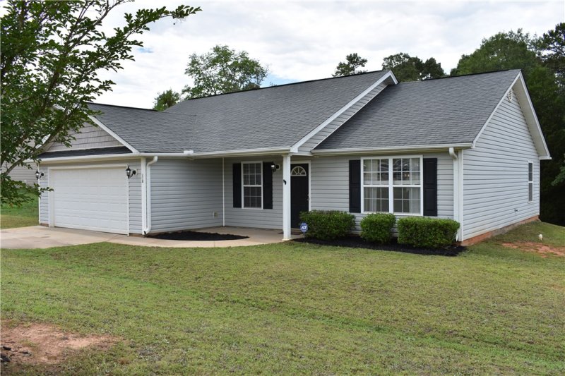 Property image 2 at 110 Claridge Place, Belton, SC 29627