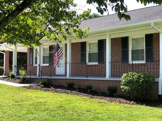 Property image 2 at 734 Tanglewood Drive, Seneca, SC 29672