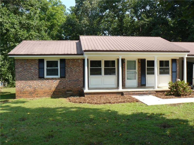 Property image 3 at 713 Tanglewood Drive, Seneca, SC 29672