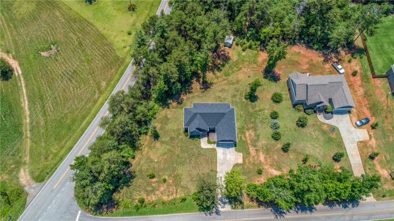 Property image 4 at 103 Ridgeland Drive, Six Mile, SC 29682