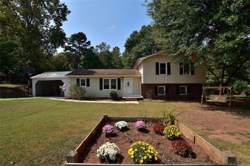 Property image 3 at 113 KIRK Drive, Seneca, SC 29678