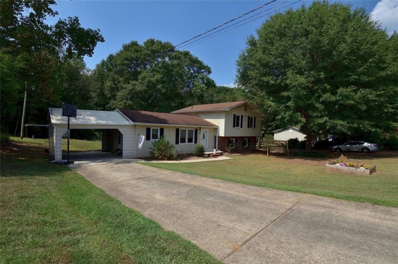 Property image 4 at 113 KIRK Drive, Seneca, SC 29678