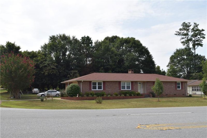 401 Centerville Road