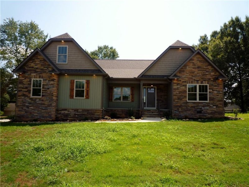 Property image 3 at 100 Amberwood Drive, Anderson, SC 29621