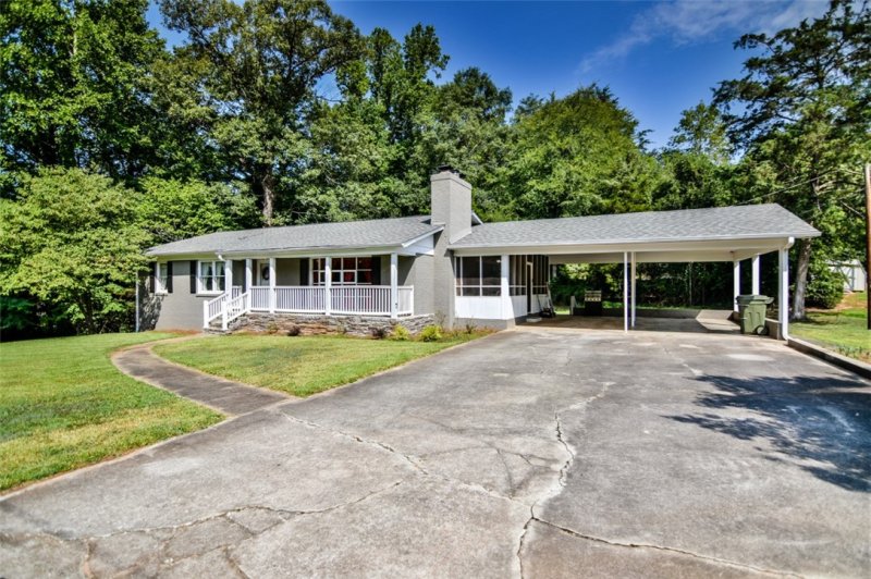 Property image 2 at 915 Brock Street, Central, SC 29630