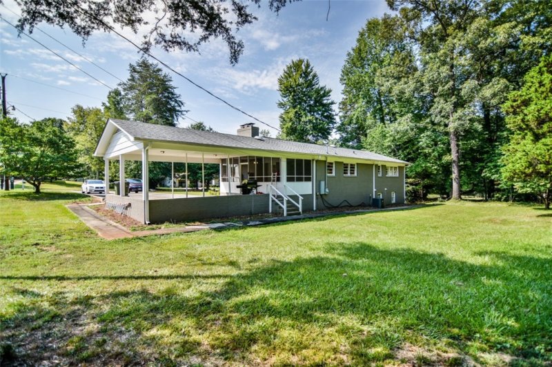 Property image 3 at 915 Brock Street, Central, SC 29630