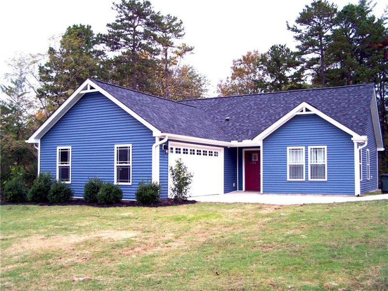 604 Revolutionary Drive