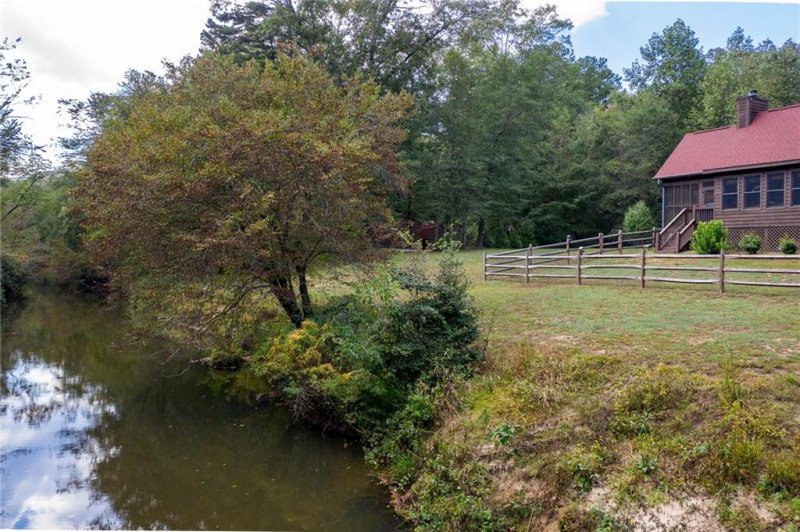 Property image 5 at 4 Quail Drive, Salem, SC 29676