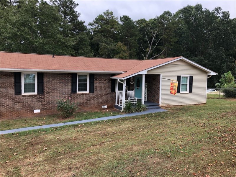 Property image 2 at 200 Creek Drive, Seneca, SC 29678