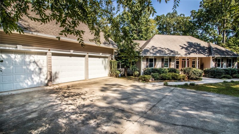 Property image 2 at 230 Parkview Drive, Fair Play, SC 29643