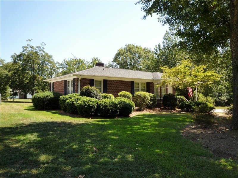 Property image 3 at 531 Forest Lane, Belton, SC 29627