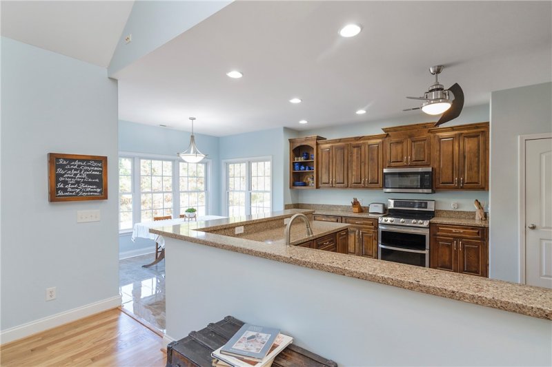 Property image 5 at 628 Providence Point Drive, Seneca, SC 29678