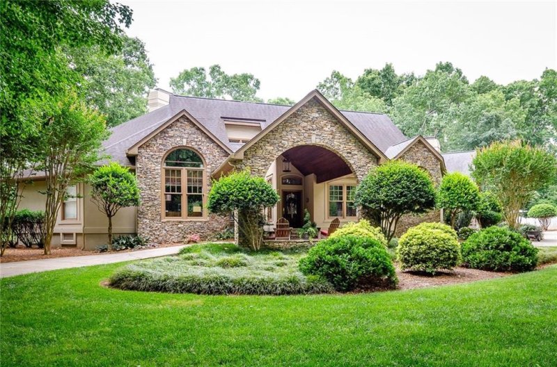 Property image 3 at 1010 Thornehill Drive, Anderson, SC 29621