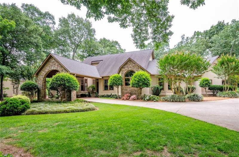 Property image 4 at 1010 Thornehill Drive, Anderson, SC 29621