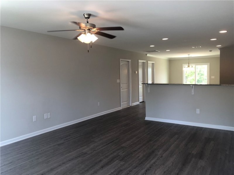 Property image 3 at 408 Laurel Grove Court, Seneca, SC 29678