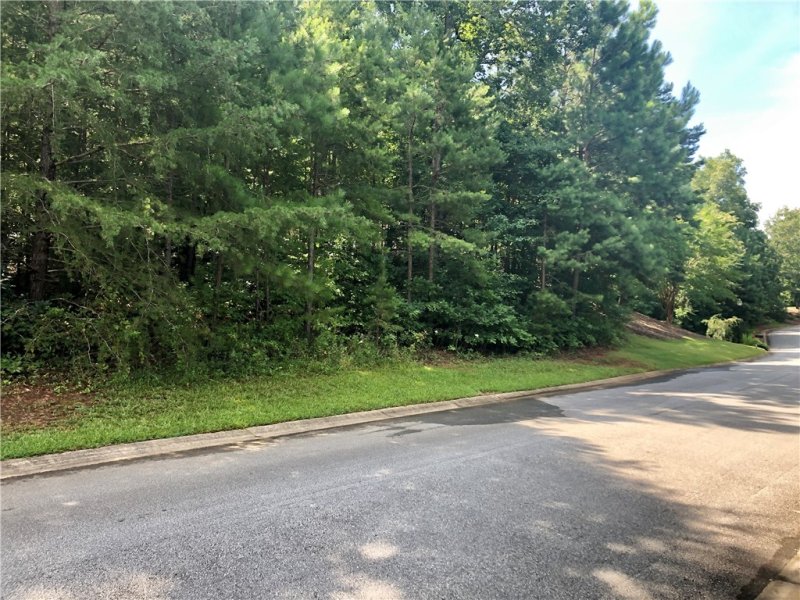 Property image 3 at 406 Woodridge Drive, Seneca, SC 29672