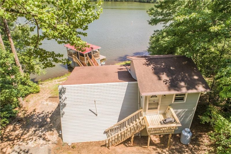 Property image 3 at 153 Lakeside Drive, Mountain Rest, SC 29664