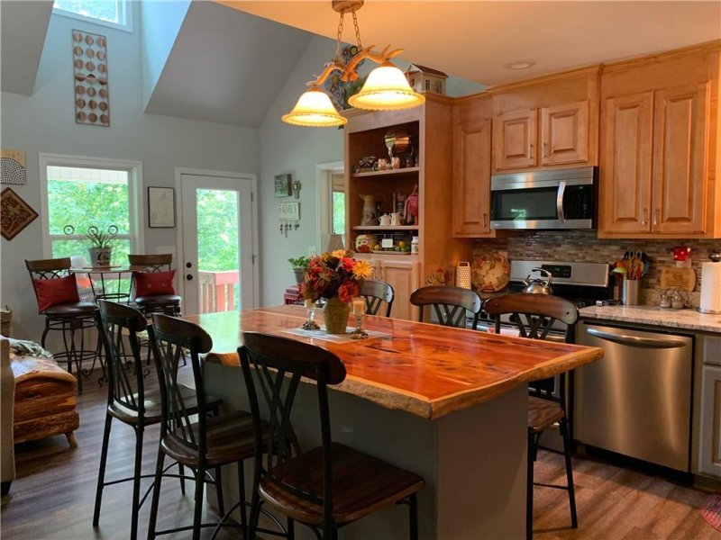 Property image 3 at 7192 Hwy 11, Walhalla, SC 29691