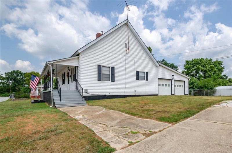 Property image 4 at 12 McCaughrin Street, Pelzer, SC 29669