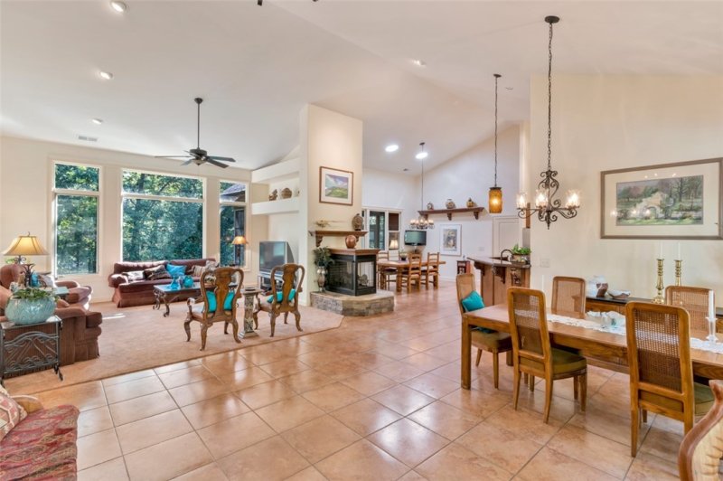 Property image 2 at 300 Groveview Lane, Seneca, SC 29672