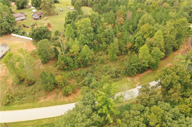 Property image 2 at 302 Stardust Lane, Seneca, SC 29672