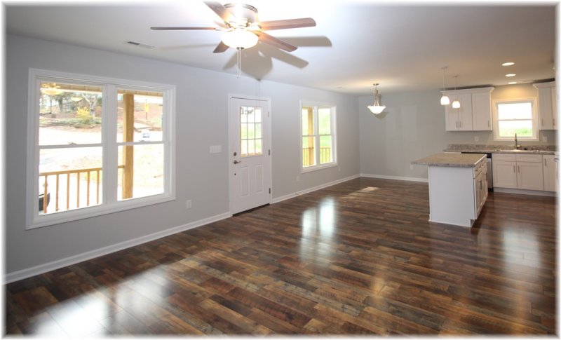 Property image 4 at 14019 Camelia Lane, Seneca, SC 29678