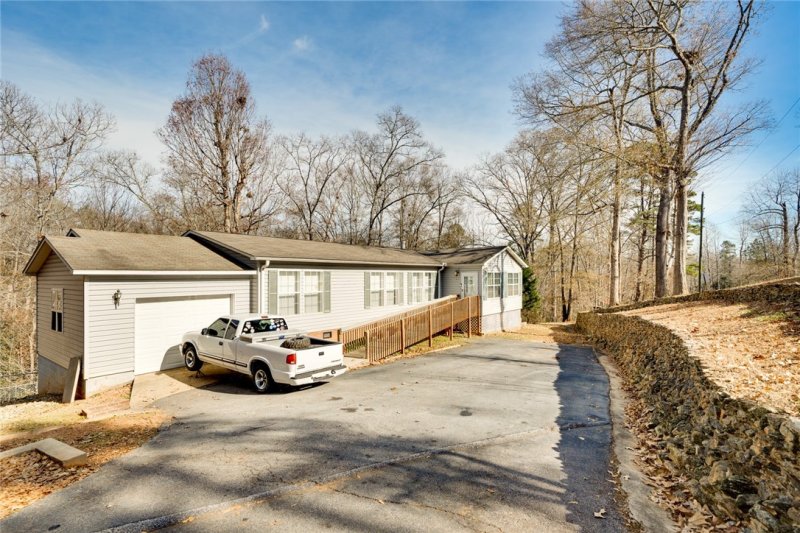 Property image 2 at 150 Sir Lancelot Drive, Piedmont, SC 29673