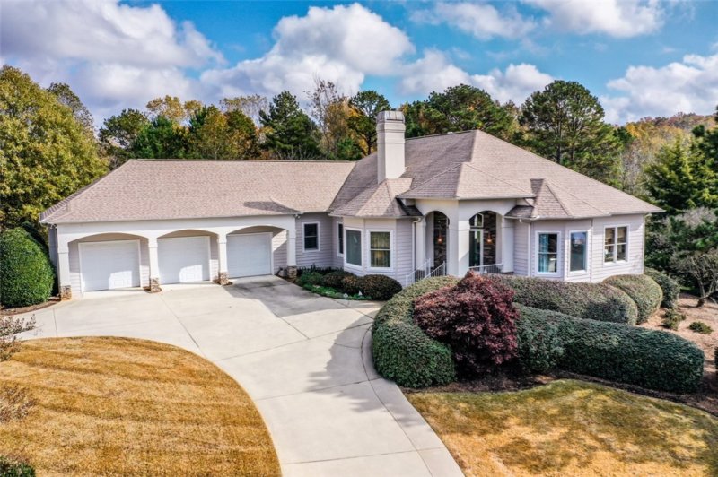 Property image 2 at 603 Acorn Way, Seneca, SC 29672