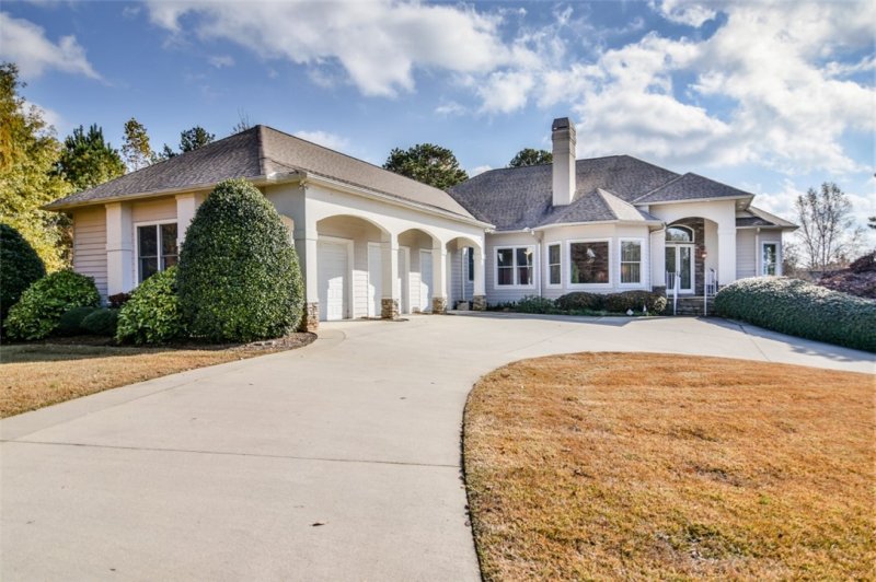 Property image 3 at 603 Acorn Way, Seneca, SC 29672