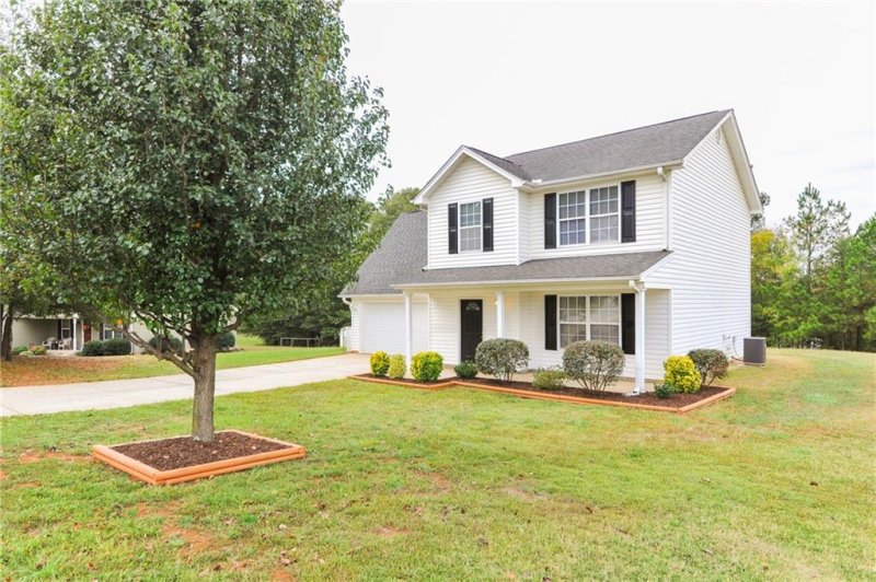Property image 3 at 102 Lochenshire Place, Belton, SC 29627