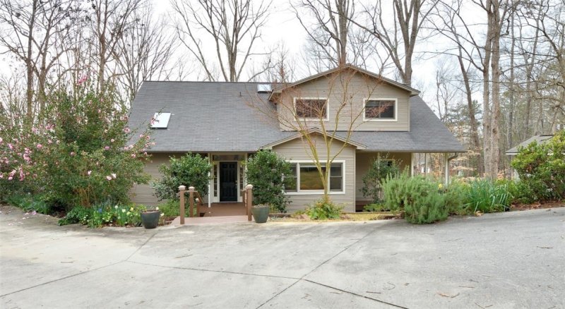 Property image 2 at 3315 Gettysburg Drive, Seneca, SC 29672