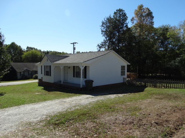 Property image 3 at 220 Wesleyan Drive, Central, SC 29630