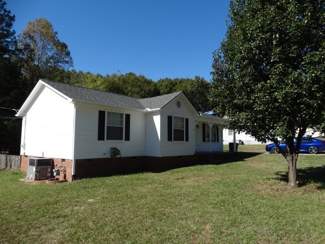 Property image 4 at 220 Wesleyan Drive, Central, SC 29630