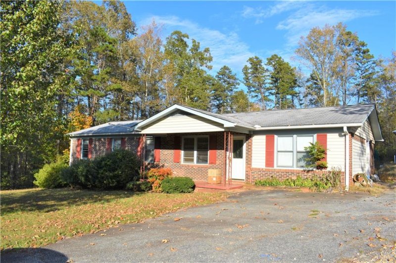 Property image 3 at 701 Longforest Drive, Seneca, SC 29672