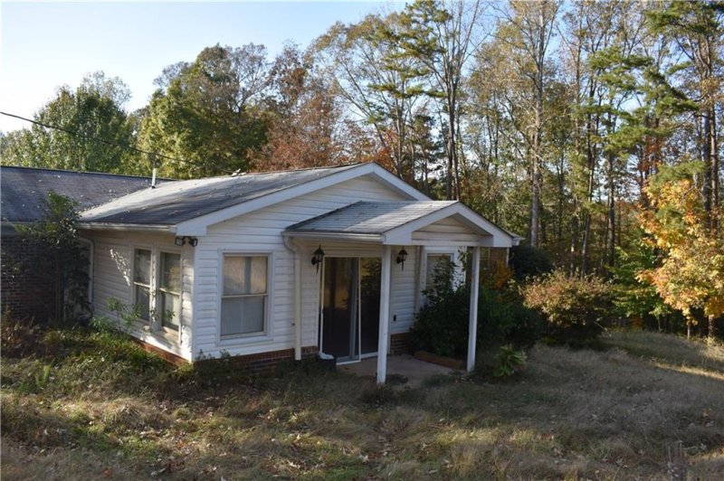 Property image 5 at 701 Longforest Drive, Seneca, SC 29672