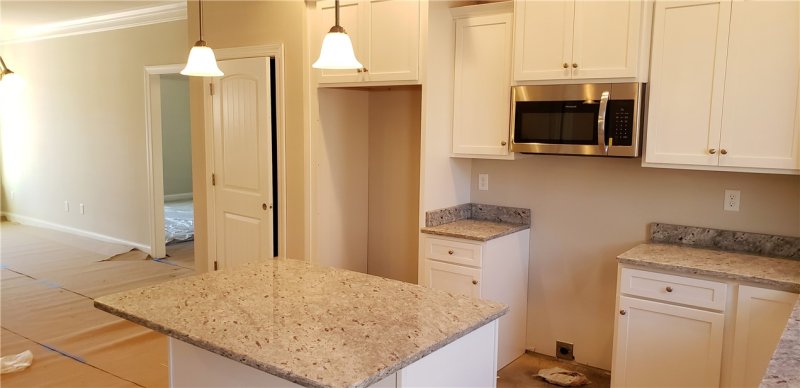 Property image 4 at 111 Cove View Court, Seneca, SC 29678