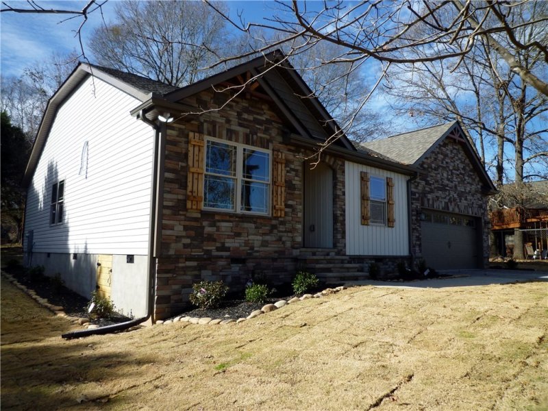 Property image 3 at 102 Troy Hunter Court, Anderson, SC 29621