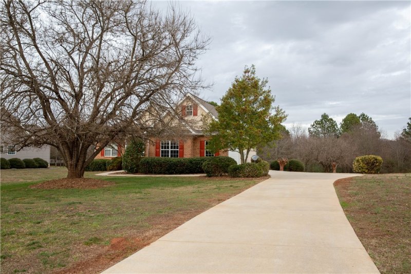 Property image 2 at 616 Providence Point Drive, Seneca, SC 29678