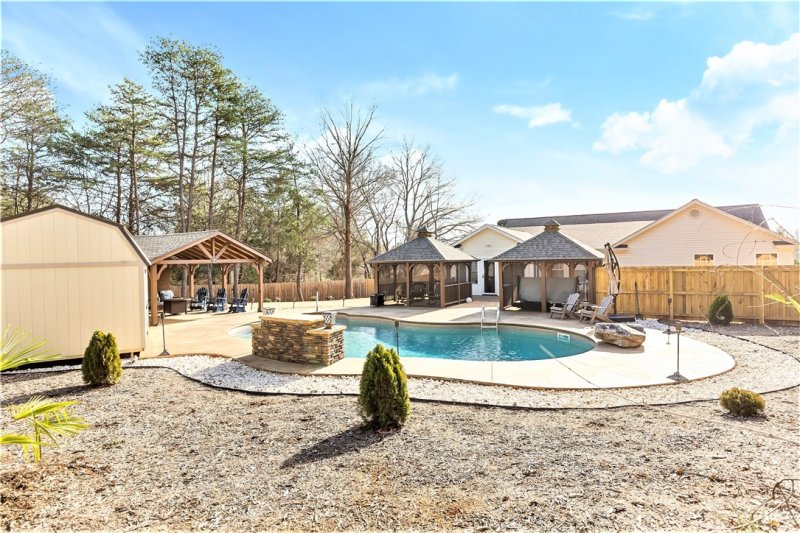 Property image 4 at 121 Terrace Meadows Drive, Seneca, SC 29672