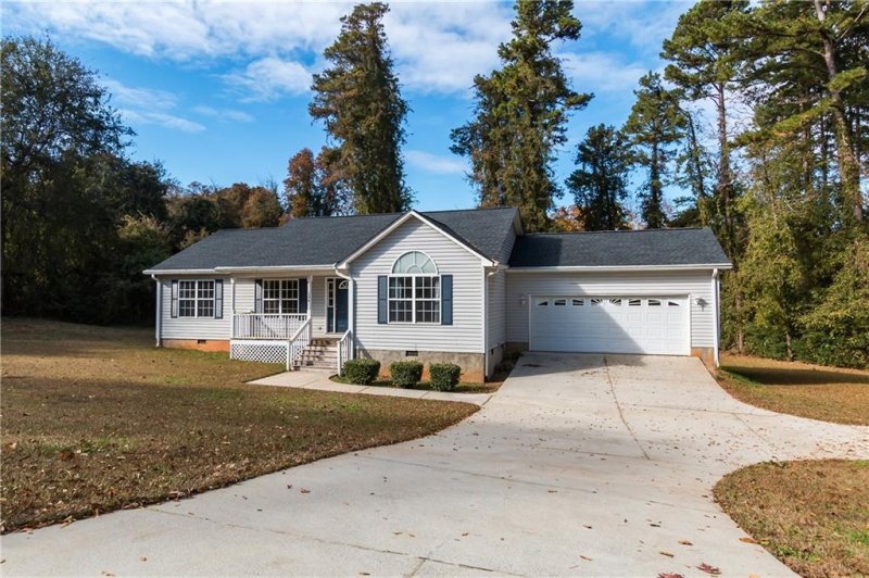 Property image 3 at 104 Keith Lane, Seneca, SC 29678