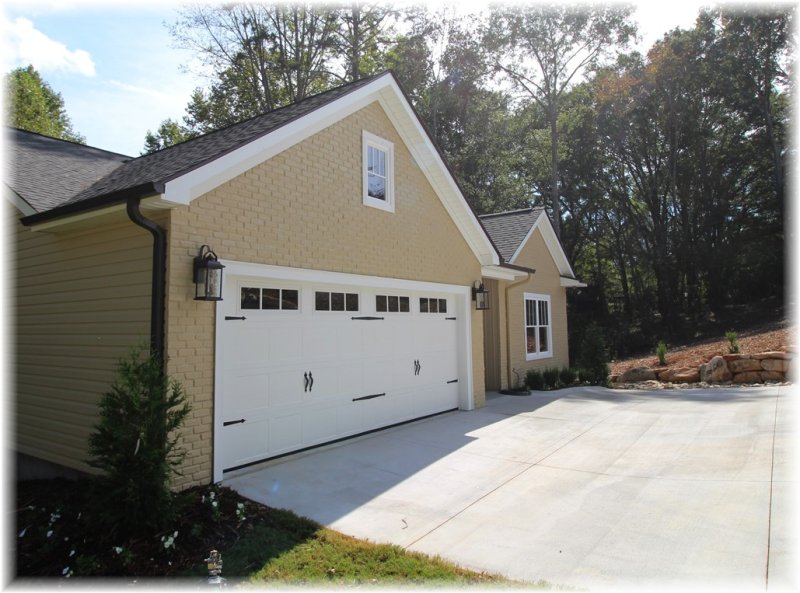 Property image 2 at 105 Central Drive, Seneca, SC 29672