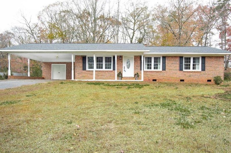 Property image 2 at 3031 Forest Drive, Seneca, SC 29672