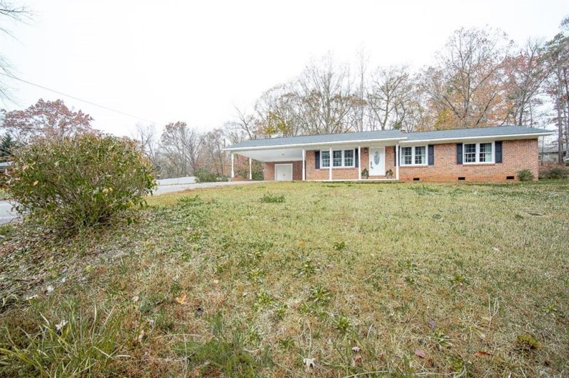 Property image 3 at 3031 Forest Drive, Seneca, SC 29672